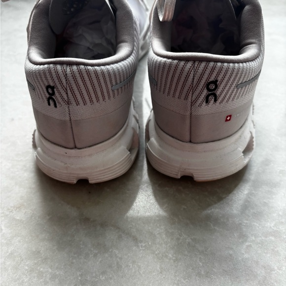 On Cloud 6 Push Running Women's Sneakers Pearl/Sandstone Size 9 - Picture 4 of 4